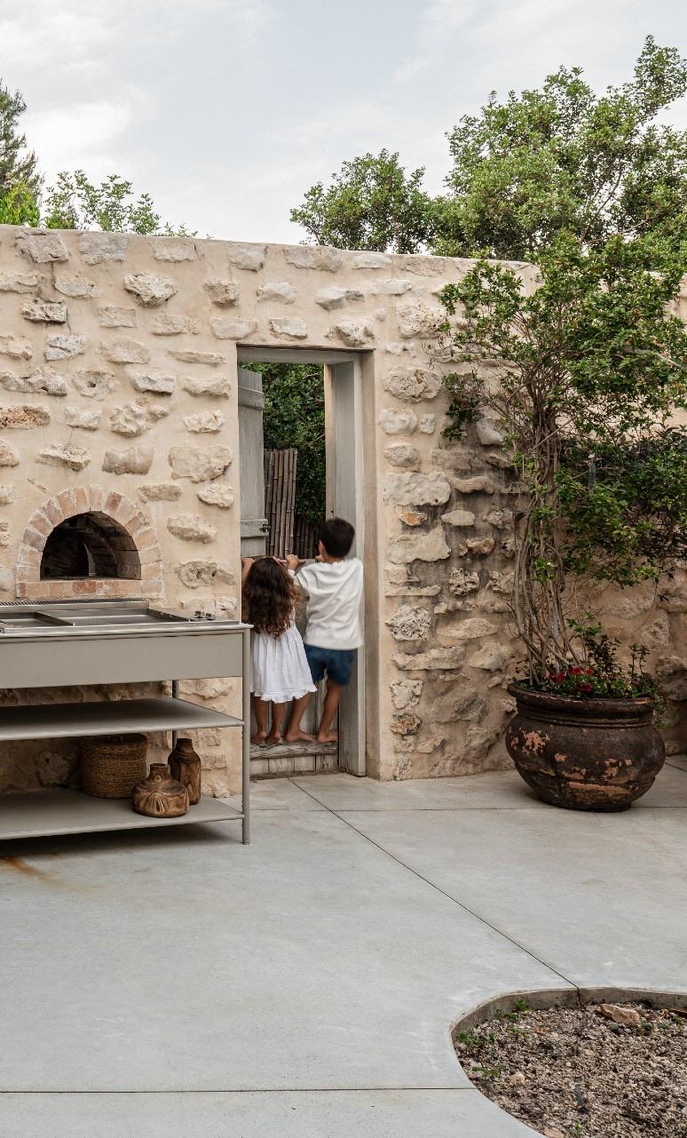 CSL courtyard kitchen portrait with children